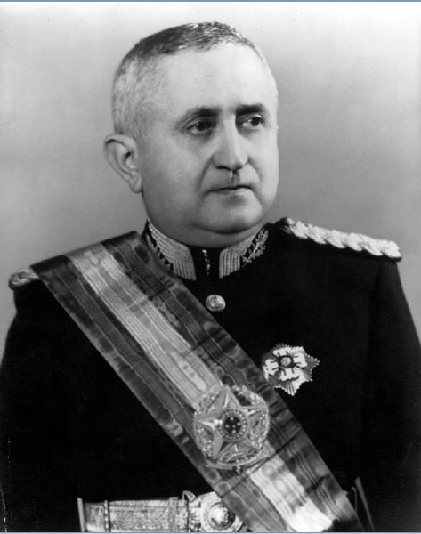 Foto oficial do presidente Eurico Gaspar Dutra. Rio de Janeiro, entre 1946 e 1950. FGV/CPDOC, Arq. Geraldo Rocha.