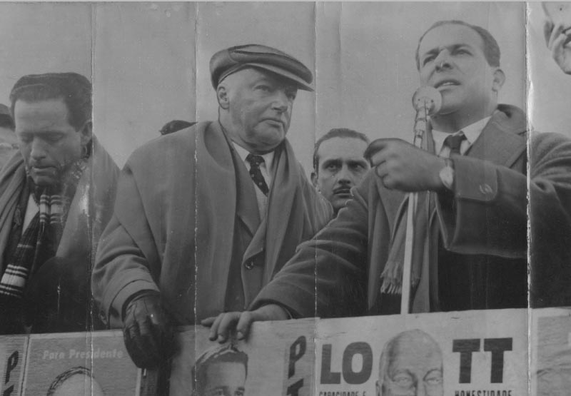 Henrique Teixeira Lott (de boné) e João Goulart durante campanha presidencial. S.I., 22 de maio de 1960. Arquivo Público do Estado de São Paulo/Última Hora.