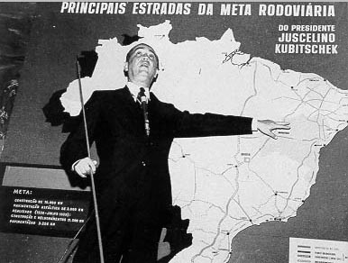 Palestra de Juscelino Kubitsheck no Clube Militar. Rio de Janeiro, 21 de julho de 1959. Arquivo Nacional.
