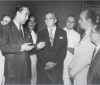 Juscelino Kubitsheck e Fernando Nóbrega em reunião com a comissão do salário mínimo. Rio de Janeiro, 16 de dezembro de 1958. Arquivo Público do Estado de São Paulo/Última Hora.