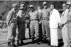 Antônio Carlos Muricy (3°, da esq.), entre outros, comanda o destacamento Tiradentes por ocasião do golpe militar. S.I., 31 de março de 1964. FGV/CPDOC, Arq. Antônio Carlos Muricy.