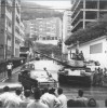 Tropas nas proximidades do palácio Laranjeiras, residência presidencial, durante o golpe de 31 de março de 1964. Rio de Janeiro. Revista Manchete.
