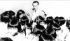 Juscelino Kubitsheck na tribo dos tucanos, durante inauguração de escola de meninas. Taracuá (AM), 3 de outubro de 1958. Arquivo Nacional.